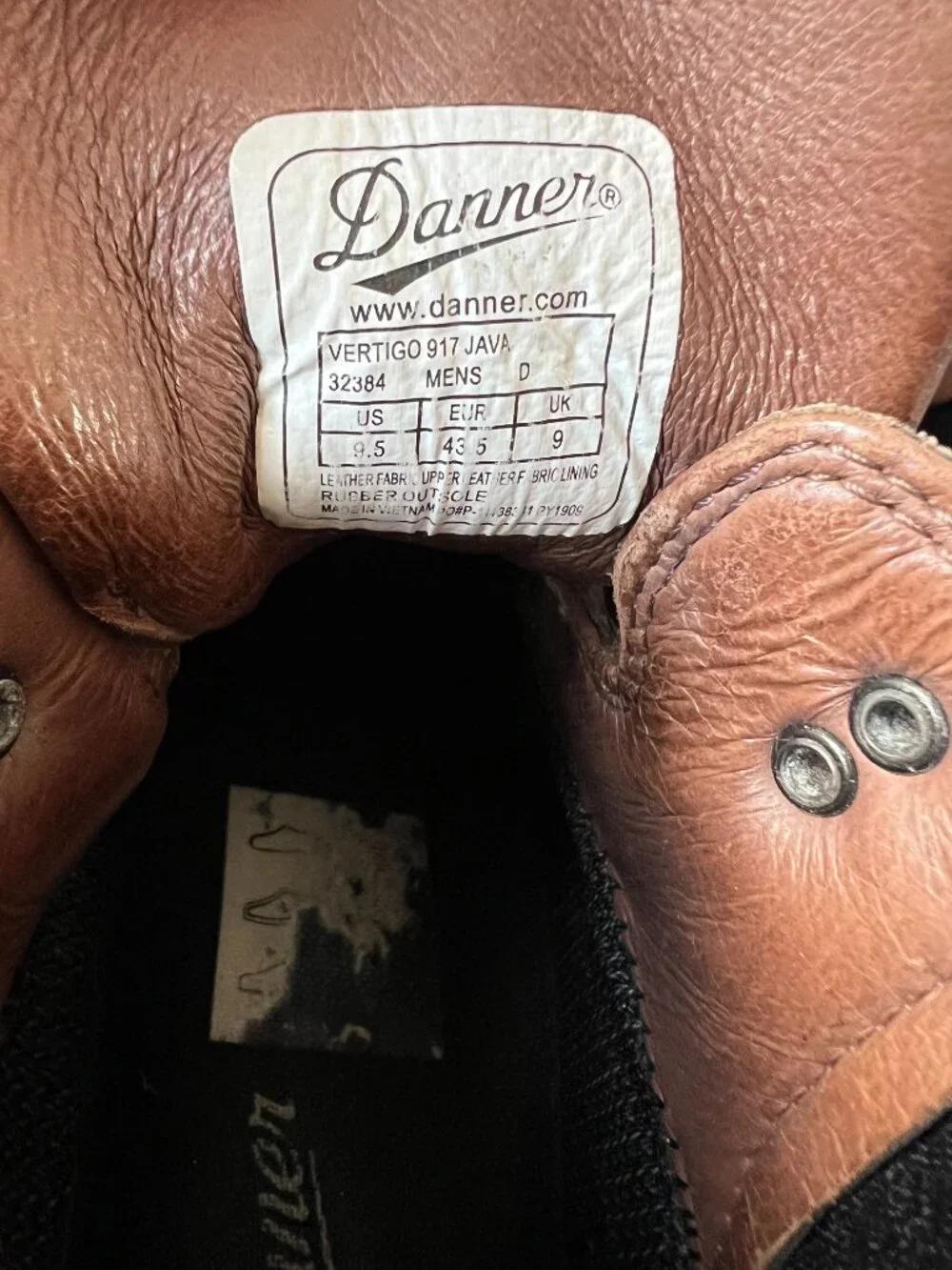Danner boots Vertigo 917 Java Brown leather mens 9.5 lace up Vibram soles green